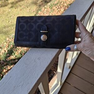 Coach Signiture C Black TRIFOLD Wallet with SNAP Button Closure